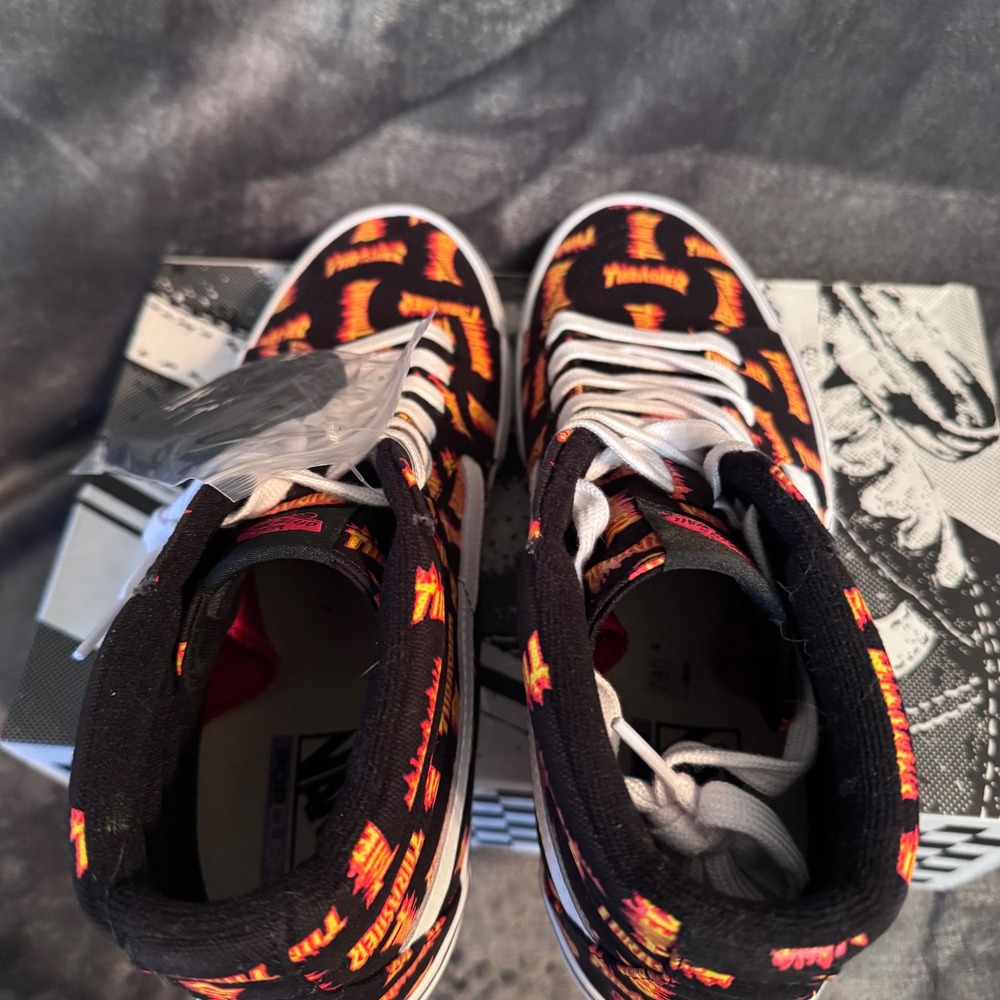NEW Vans x Thrasher Skate Sk8-Hi Men Size 12 Black Flame Logo High Top Sneakers - Picture 9 of 11